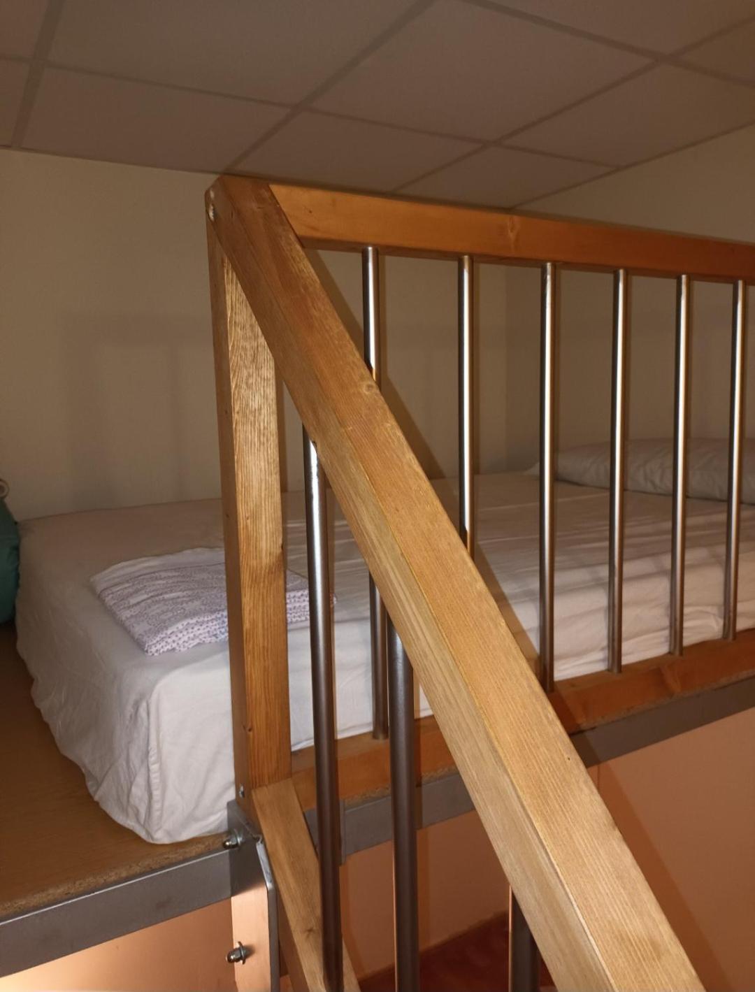 Comodo Apartamento Делтебре Екстериор снимка