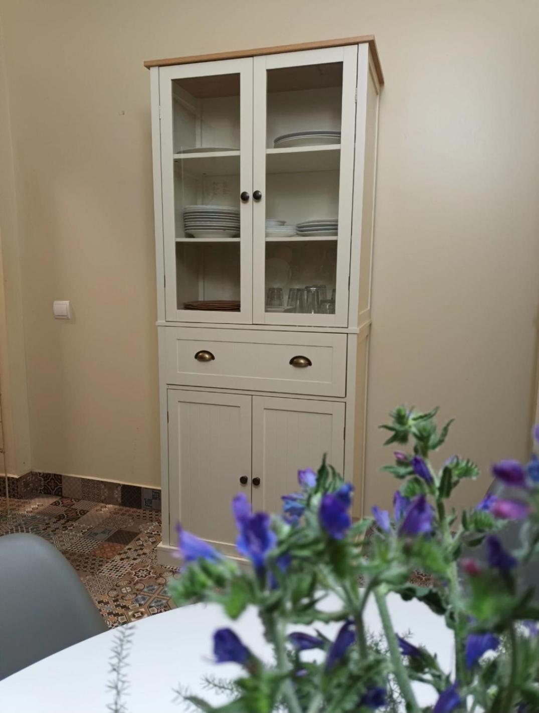 Comodo Apartamento Делтебре Екстериор снимка